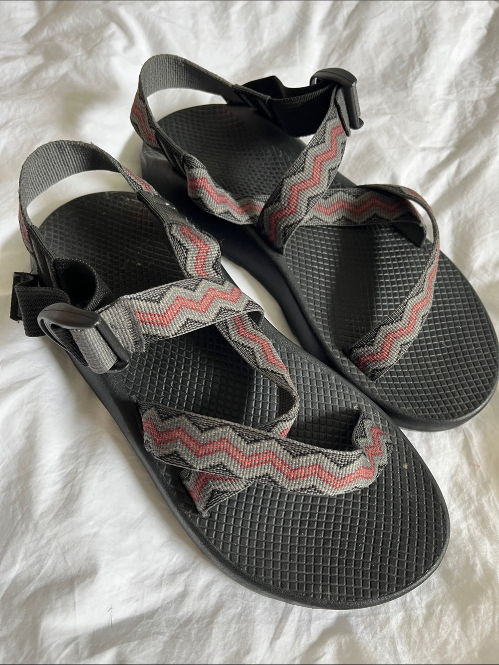 Chaco classic sandals men’s size 9 chevron print